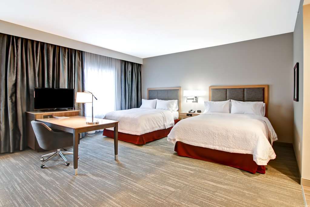 Hampton Inn & Suites By Hilton Grande Prairie Δωμάτιο φωτογραφία